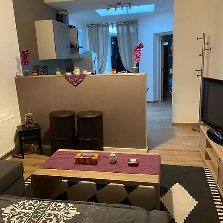 Superbe Appartement Σαρλρουά Εξωτερικό φωτογραφία