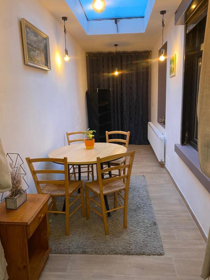 Superbe Appartement Σαρλρουά Εξωτερικό φωτογραφία