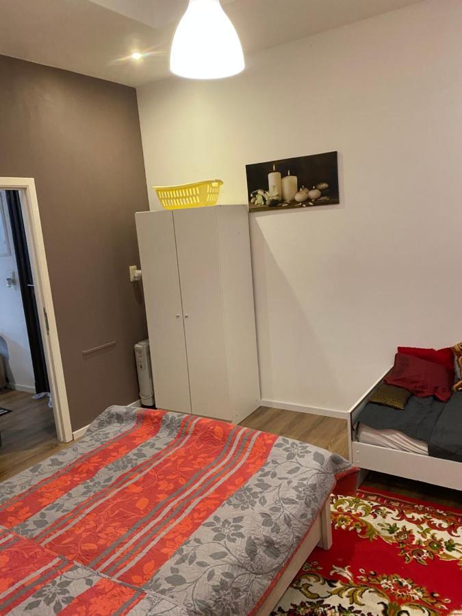 Superbe Appartement Σαρλρουά Εξωτερικό φωτογραφία