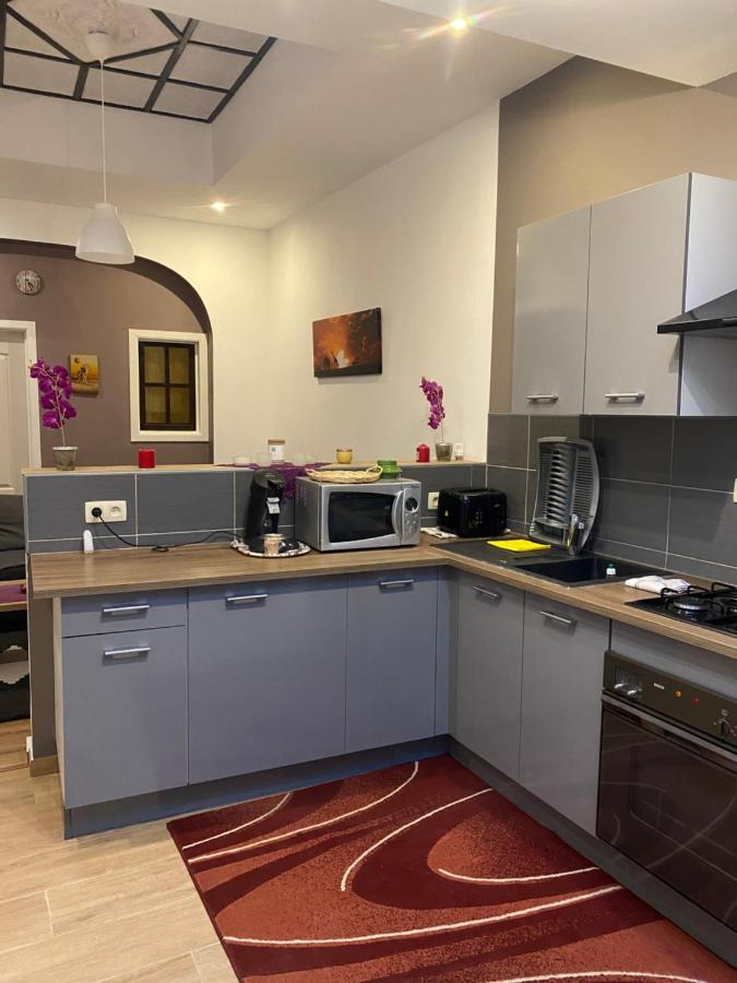 Superbe Appartement Σαρλρουά Εξωτερικό φωτογραφία