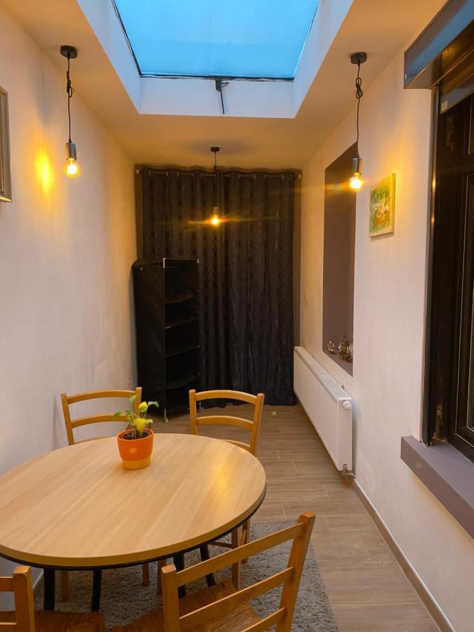 Superbe Appartement Σαρλρουά Εξωτερικό φωτογραφία
