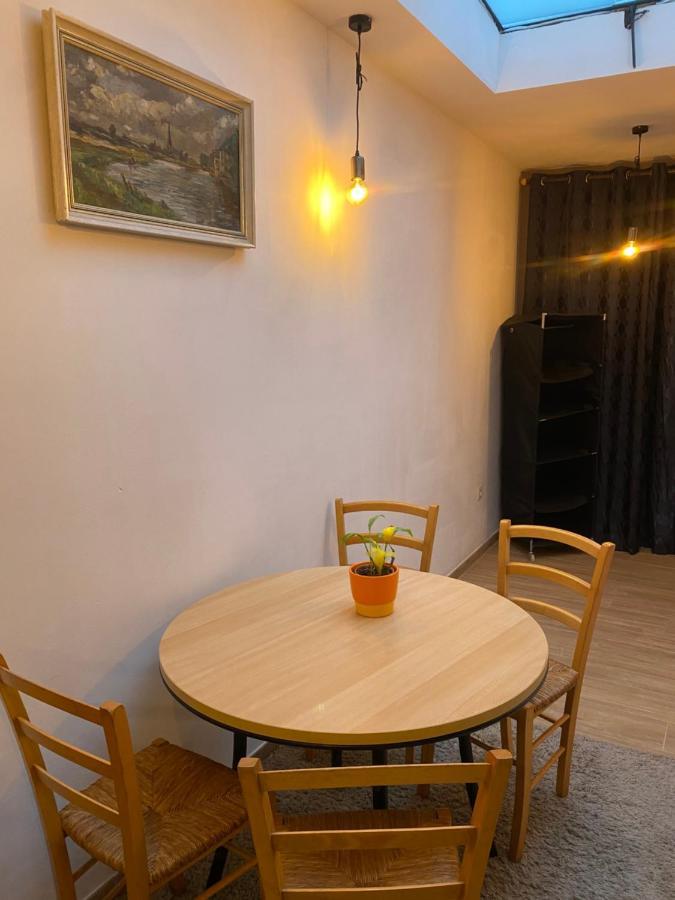 Superbe Appartement Σαρλρουά Εξωτερικό φωτογραφία